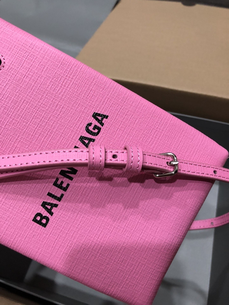 Ba1en*iaga shopping bags